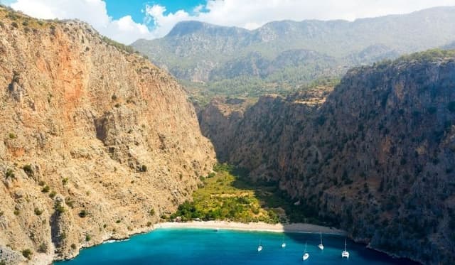 Antalya'nın En Güzel Yürüyüş Parkurları: Doğa İçin Adım Adım