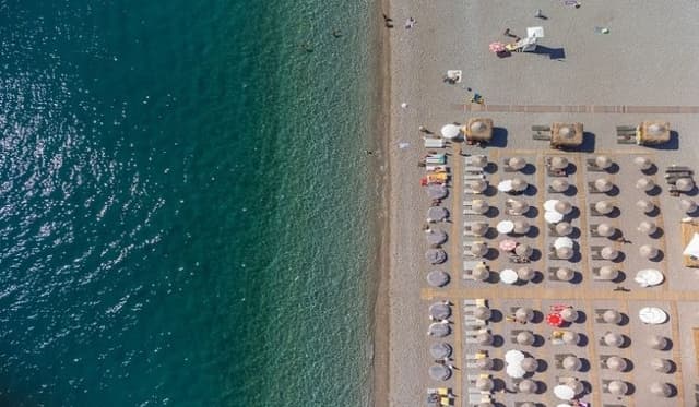 Antalya Plajları: Akdeniz’in En İyi Kumsalları ve Gizli Cennetleri
