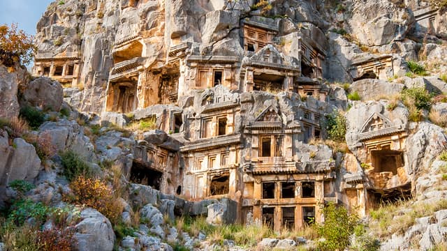 Antalya’nın Tarihi Zenginlikleri: Görülmesi Gereken Antik Kentler ve Müzeler